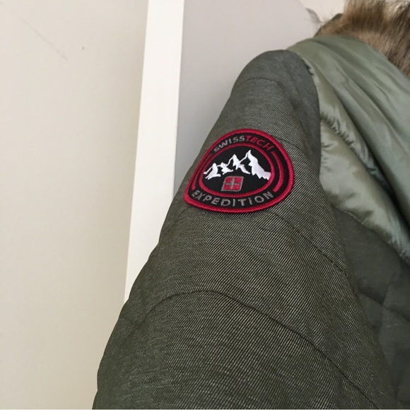 Swiss Tech short Puffer Jacket - Picture 5 of 10